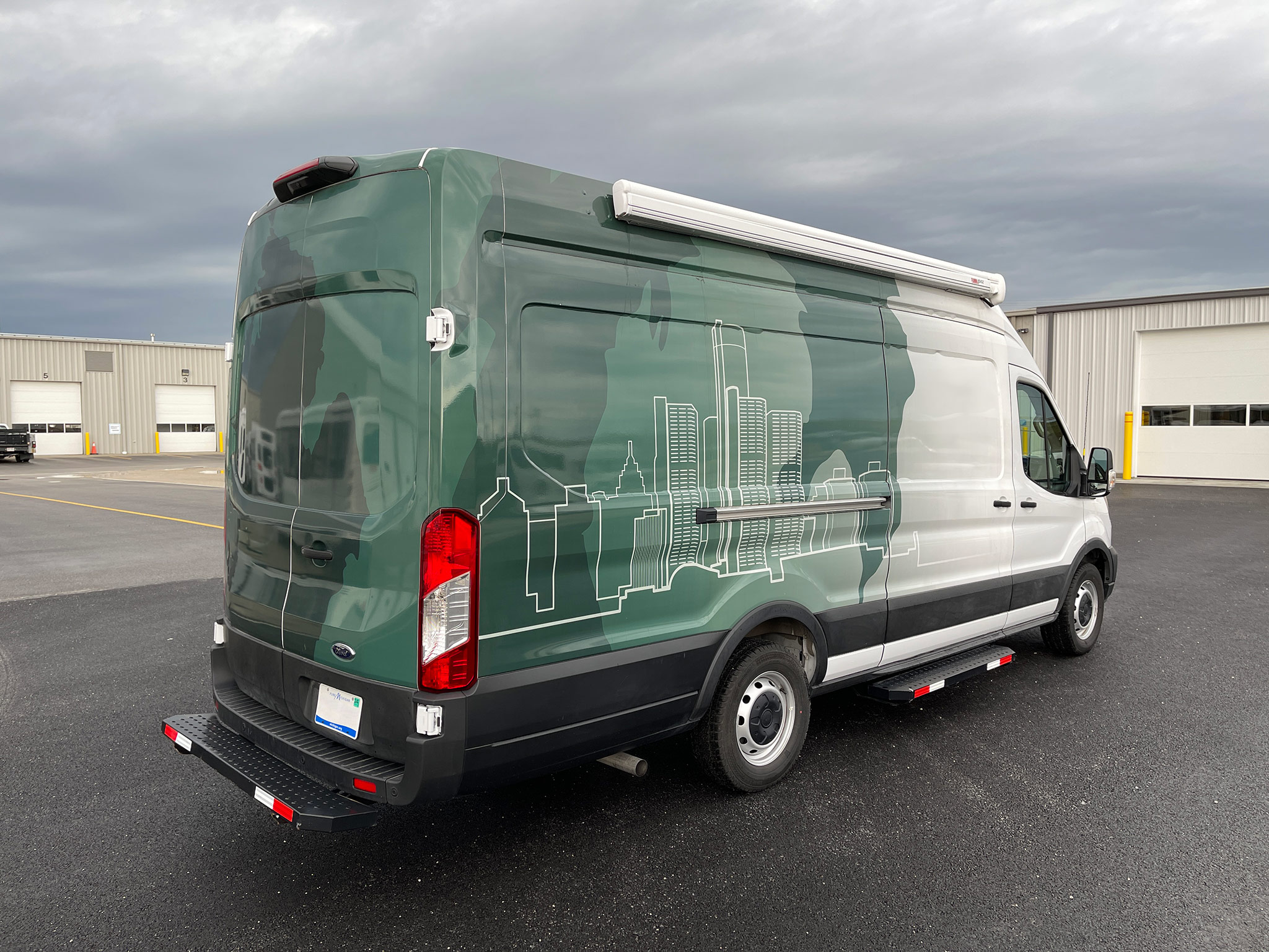2021 Ford Transit Unit Exterior