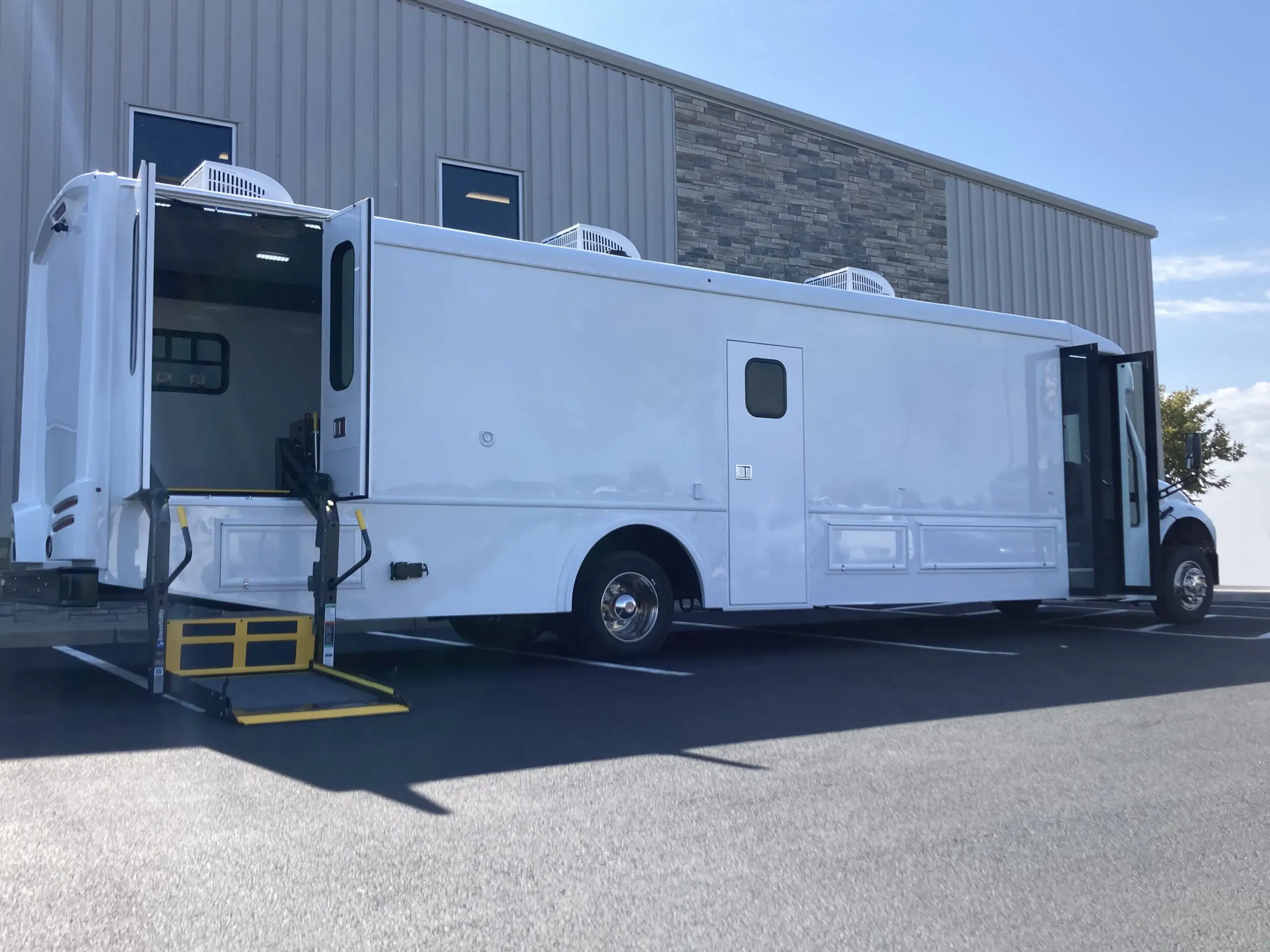 Three Room Clinic with Blood Draw Chair ADA Double Entry, Group H