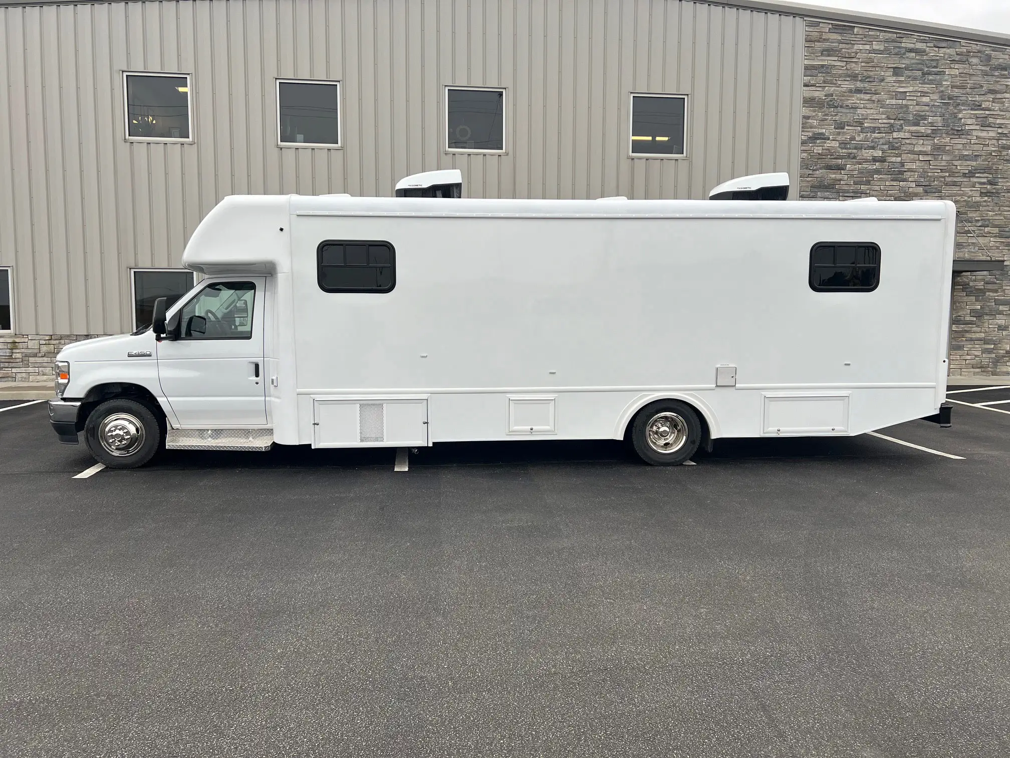 32 Ft Three Room Mobile Medication Unit Exterior