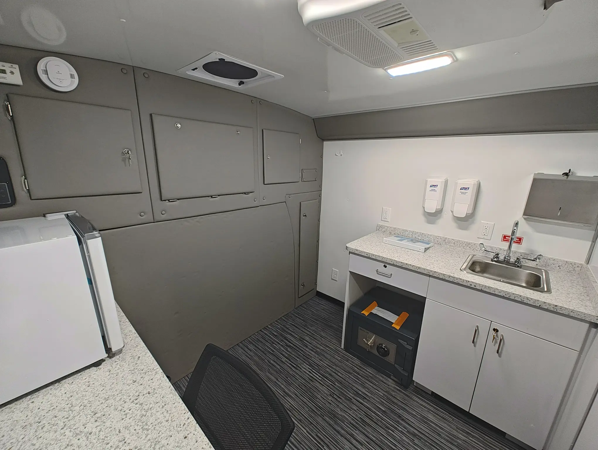 32 Ft Three Room Mobile Medication Unit Interior
