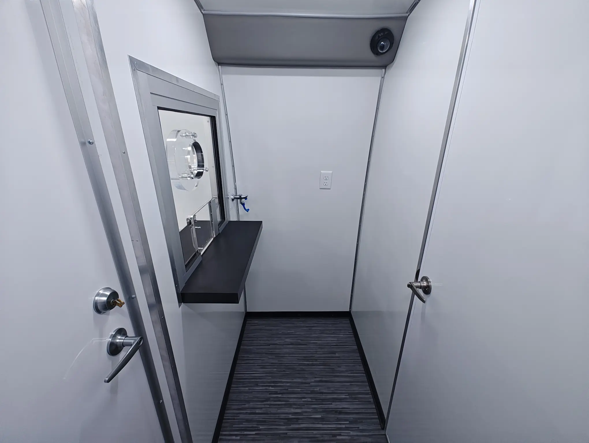 40 Ft Three Room Mobile Medication Unit Interior