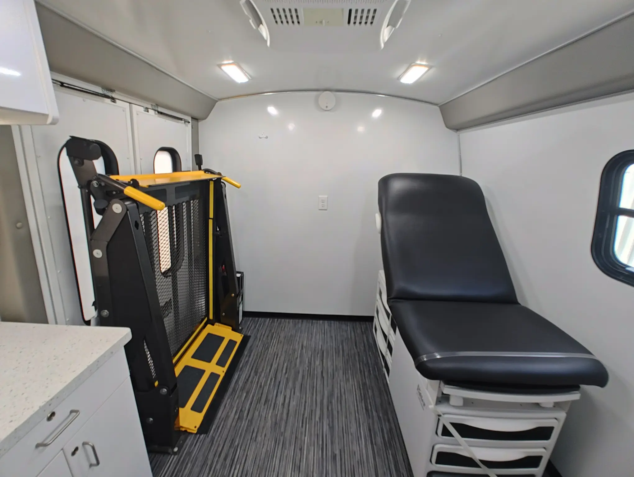 40 Ft Three Room Mobile Medication Unit Interior