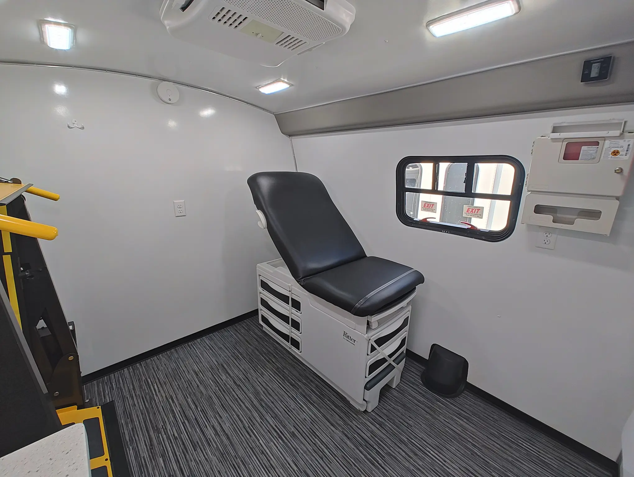 40 Ft Three Room Mobile Medication Unit Interior