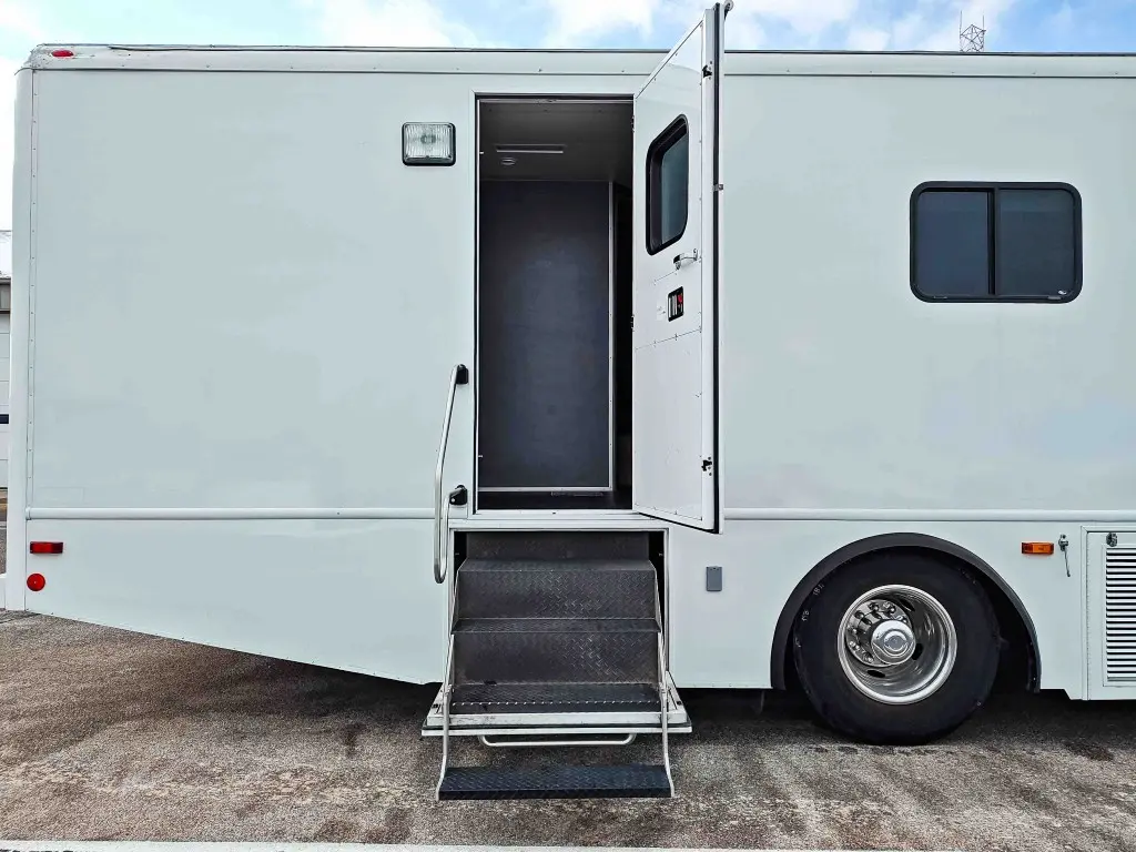 2020 Matthews Specialty 5 Donor Chair Bloodmobile