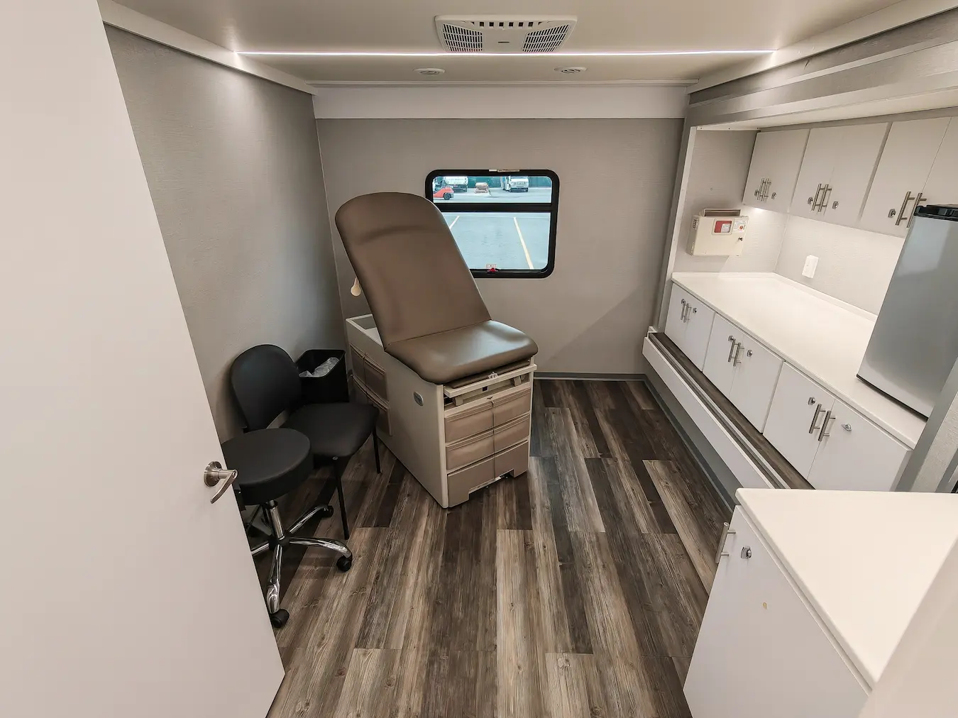 2020 One Exam Room Mobile Clinic w/ Reception Area and Wheelchair Lift