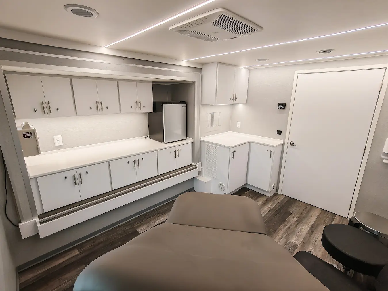 2020 One Exam Room Mobile Clinic w/ Reception Area and Wheelchair Lift