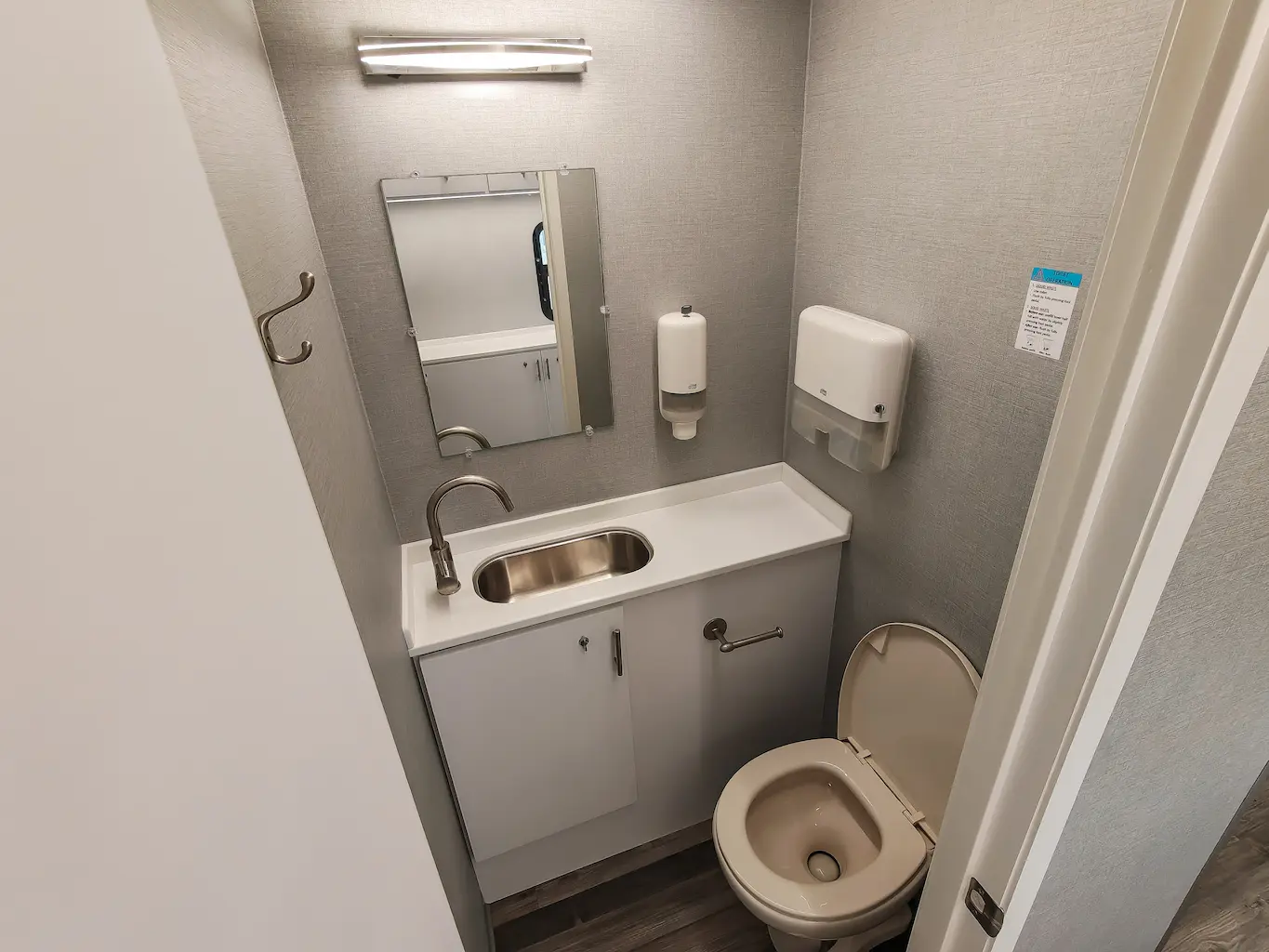 2020 One Exam Room Mobile Clinic w/ Reception Area and Wheelchair Lift