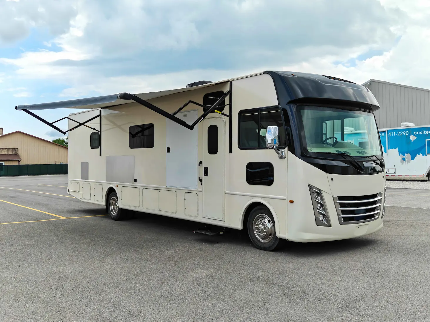 2020 One Exam Room Mobile Clinic w/ Reception Area and Wheelchair Lift