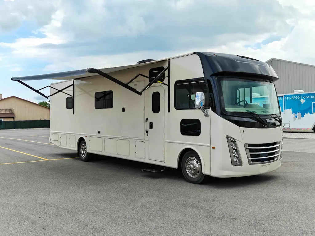 2020 One Exam Room Mobile Clinic w/ Reception Area and Wheelchair Lift