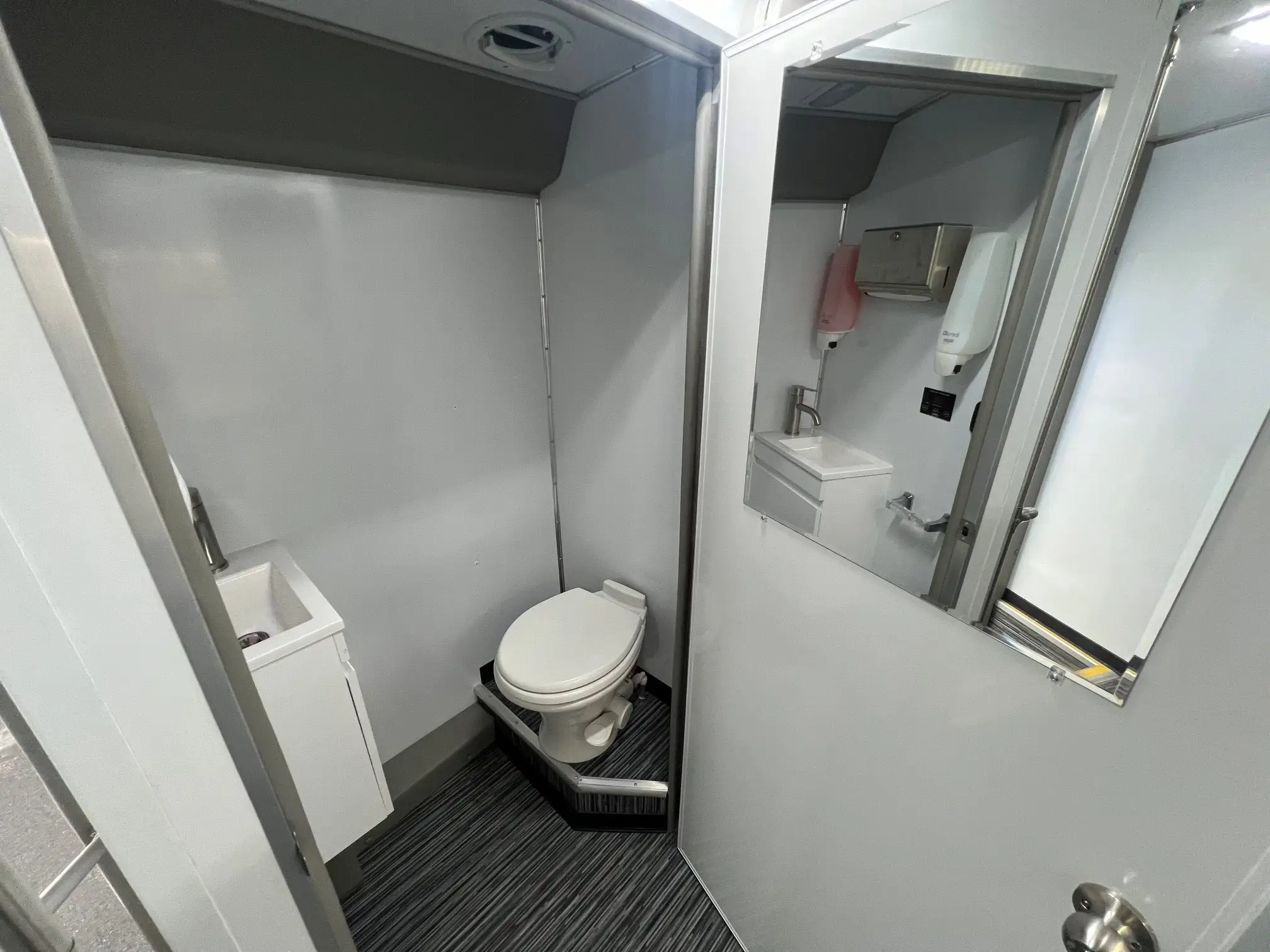 Three Room Clinic with Blood Draw Chair ADA Double Entry, Group H