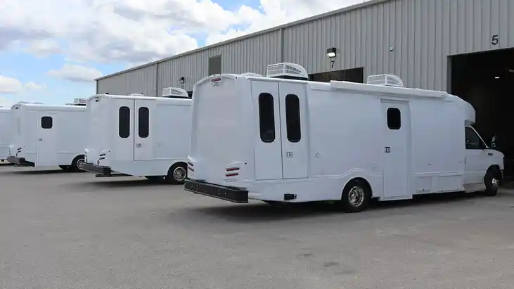 Commercial-Built Mobile Clinics vs. Retrofitted RV Mobile Clinics