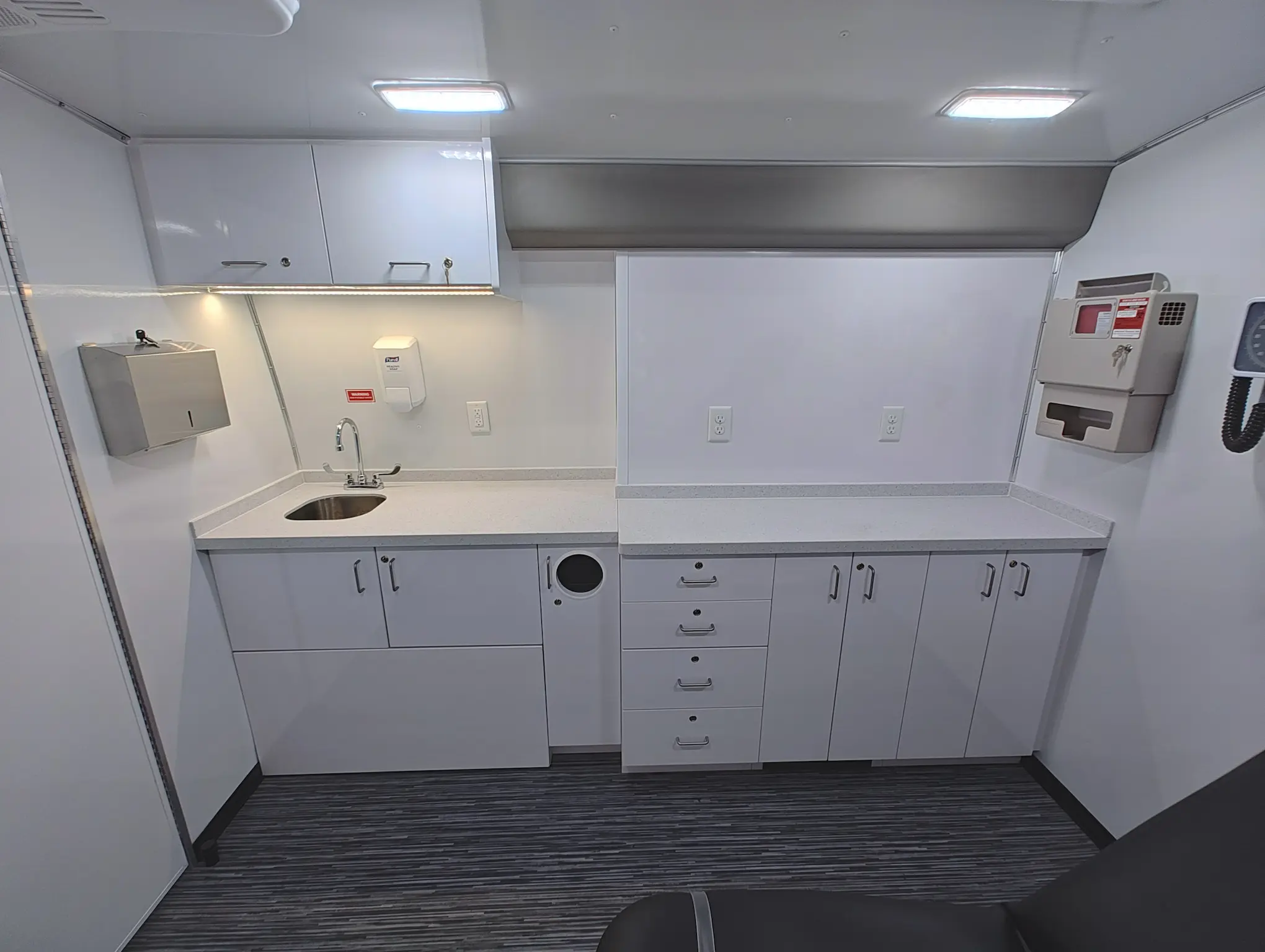 PAS Recovery Mobile Medication Unit W/ Restroom - Image 15