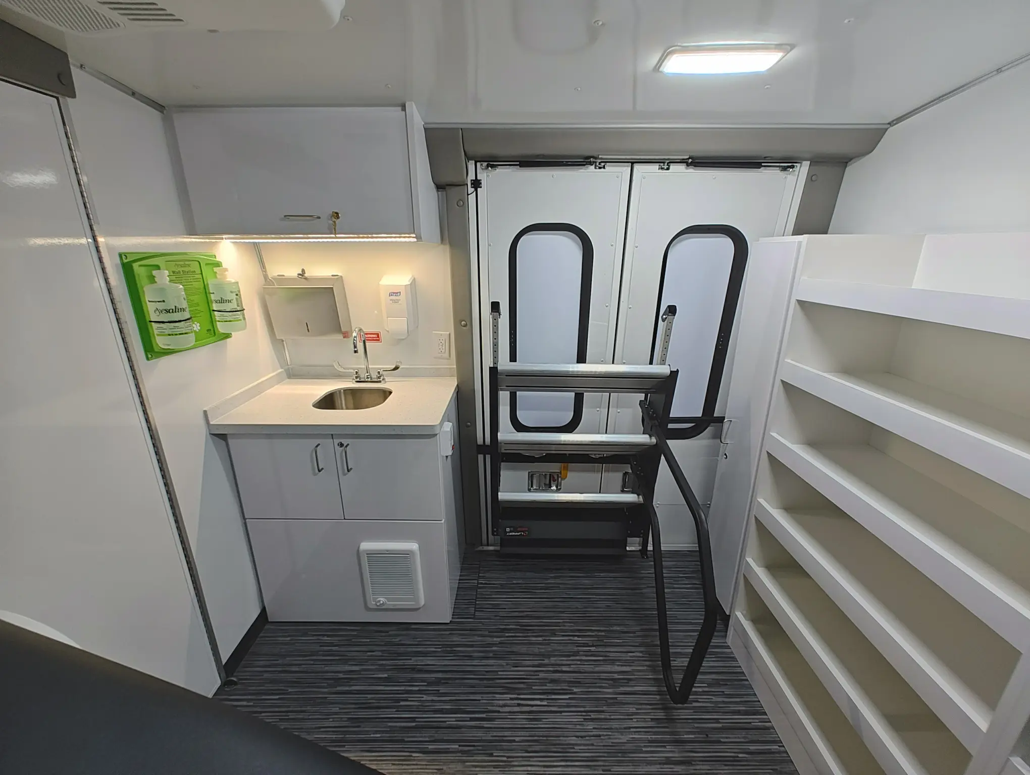 Oceanna Community Health 3 Room Mobile Health Clinic W/ Behavioral Health Room - Image 14