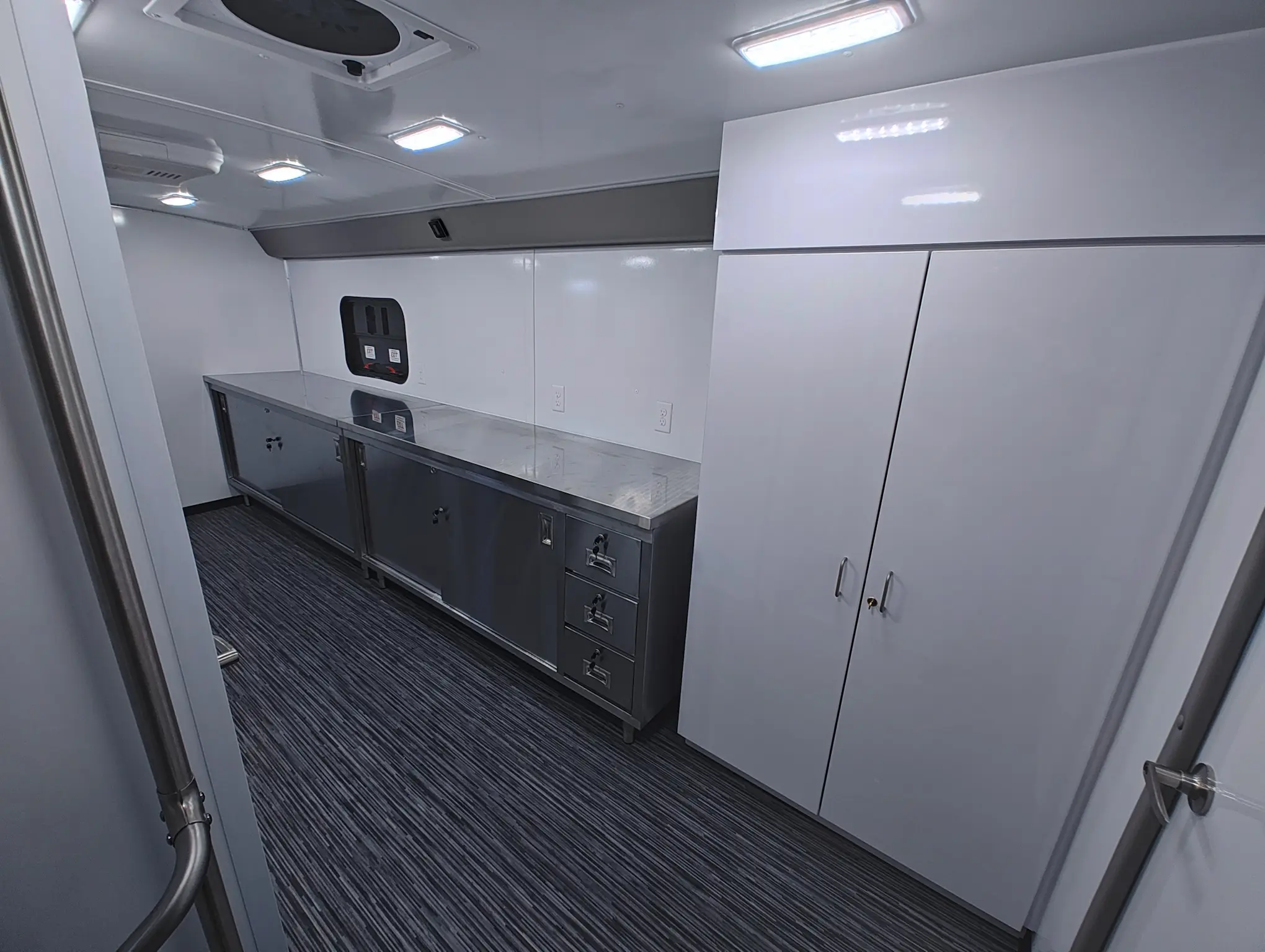 Helping Up Mission Mobile Behavioral Health Clinic W/ Restroom - Image 8